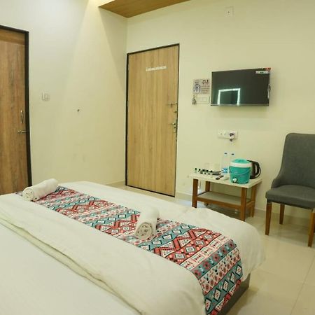 Hotel Ayodhya Virpur Exteriér fotografie
