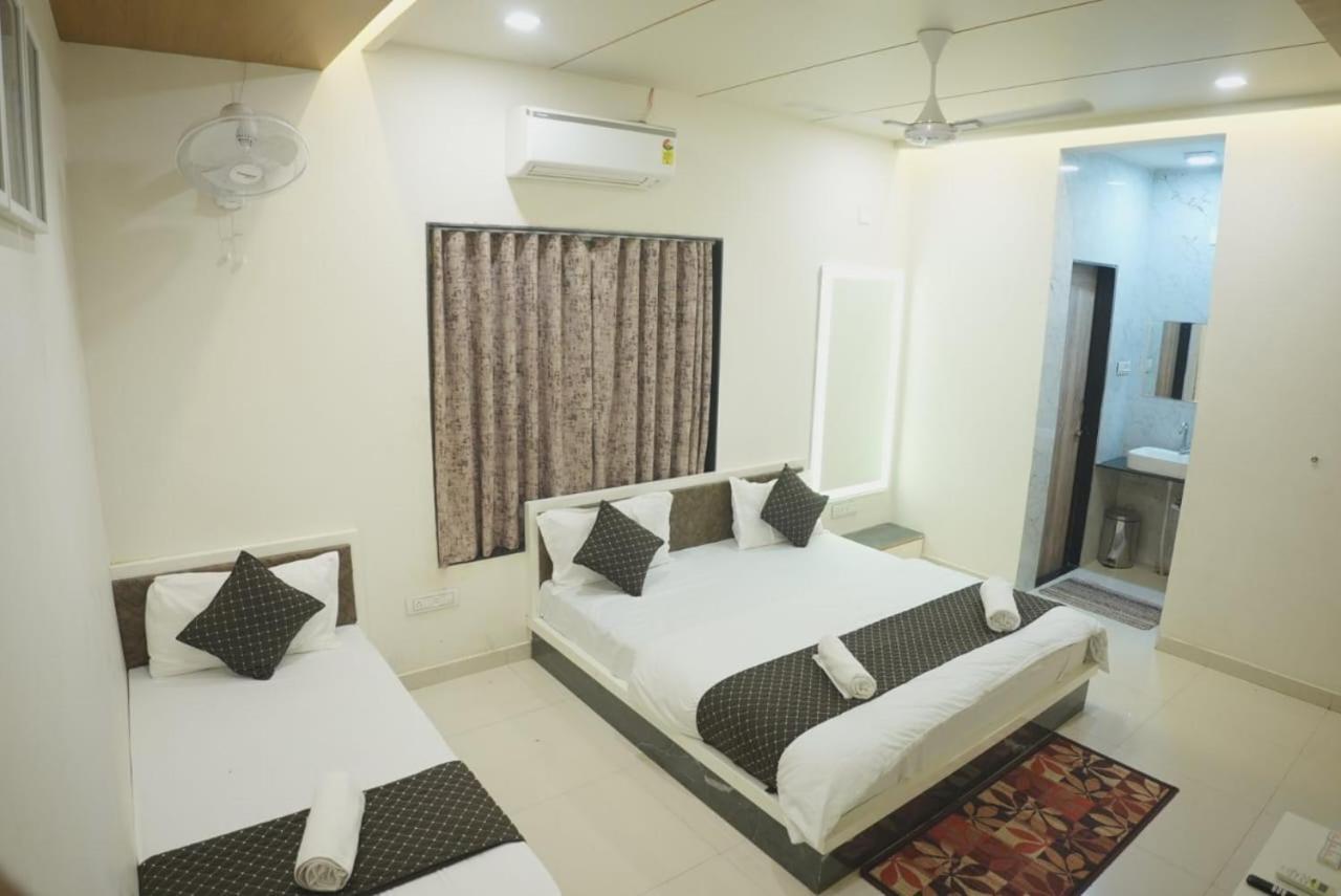 Hotel Ayodhya Virpur Exteriér fotografie