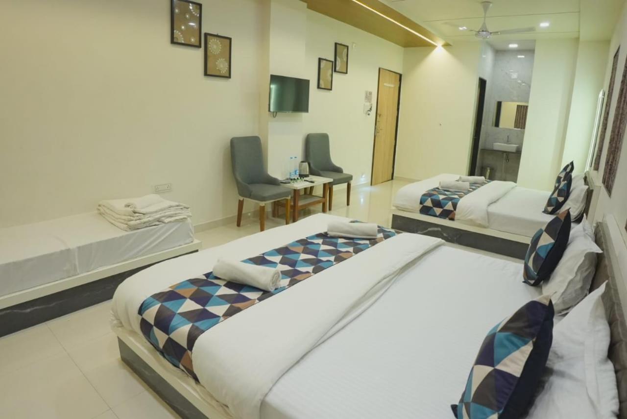 Hotel Ayodhya Virpur Exteriér fotografie